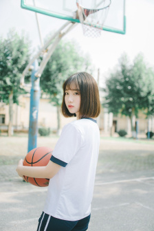 美短剧《偷偷》免费观看